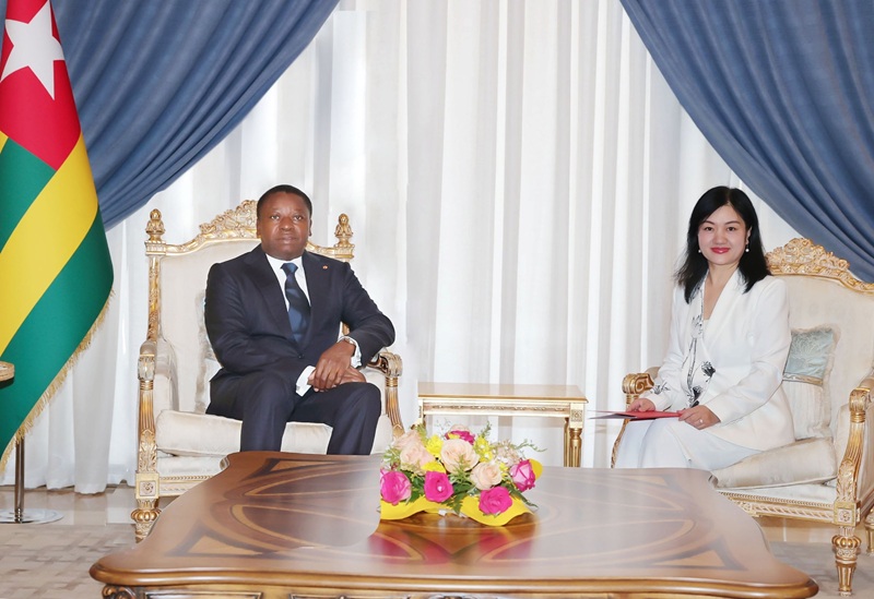 Le Président du Conseil, Faure Essozimna Gnassingbé, a accordé, ce 31 juillet 2025, une audience à Madame Wang Min, nouvelle ambassadrice de la République populaire de Chine près le Togo. Les discussions ont notamment porté sur les relations de coopération sino-togolaise et l’engagement conjoint du Togo et de la Chine pour la paix dans la sous-région et dans le monde.