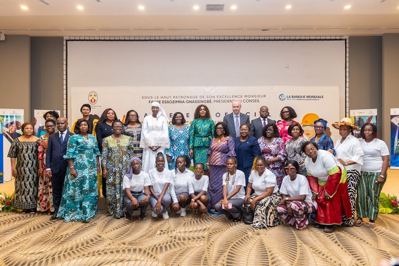 Dr Sandra Ablamba Johnson, ministre, Secrétaire général de la Présidence du Conseil, Gouverneur de la Banque mondiale pour le Togo, a procédé ce vendredi 27 mars 2026 à Lomé, au lancement officiel du rapport « Women, Business and the Law », édition 2026 du Groupe de la Banque mondiale.