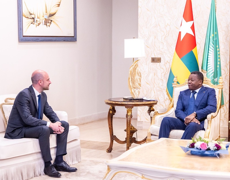 Le Président du Conseil, Faure Essozimna Gnassingbé a accordé ce jeudi 23 avril 2026, une audience au ministre français des Affaires étrangères, Jean-Noël Barrot en mission diplomatique à Lomé.