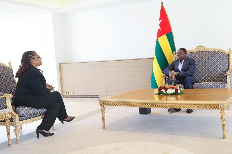 Le Président du Conseil, Faure Essozimna Gnassingbé s’est entretenu ce samedi 18 avril 2026 avec le Haut-Commissaire du Canada, Myriam Montrat. Cette audience s’inscrit dans le cadre des relations d’amitié et de coopération entre le Togo et le Canada.