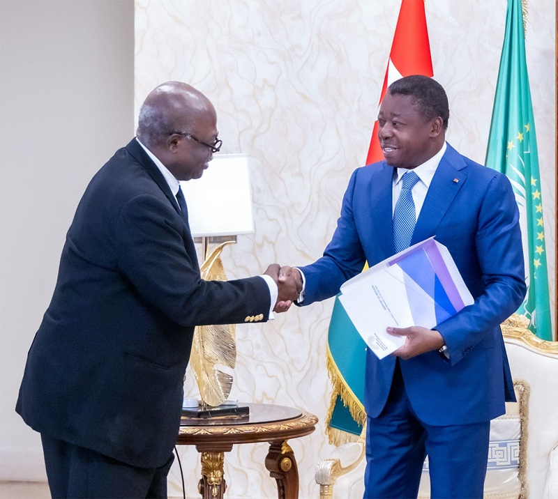 Le Président du Conseil, Faure Essozimna Gnassingbé s’est entretenu ce vendredi 10 avril 2026, avec le Président de l’Assemblée parlementaire de la Francophonie (APF), Dr Hilarion Etong, Premier Vice-président de l’Assemblée nationale du Cameroun et Vice-président du Parlement de la Communauté économique et monétaire de l'Afrique centrale (CEMAC).