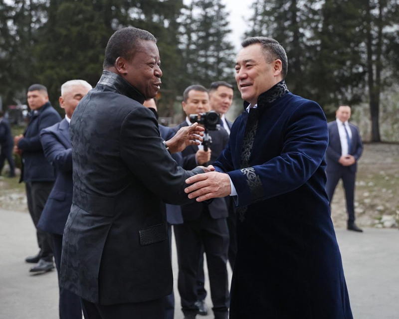Le Président du Conseil, Faure Essozimna Gnassingbé, est arrivé ce mardi 28 avril 2026 à Bichkek au Kirghizistan pour une visite de travail, à l’invitation du Président de la République kirghize, Sadyr Japarov.