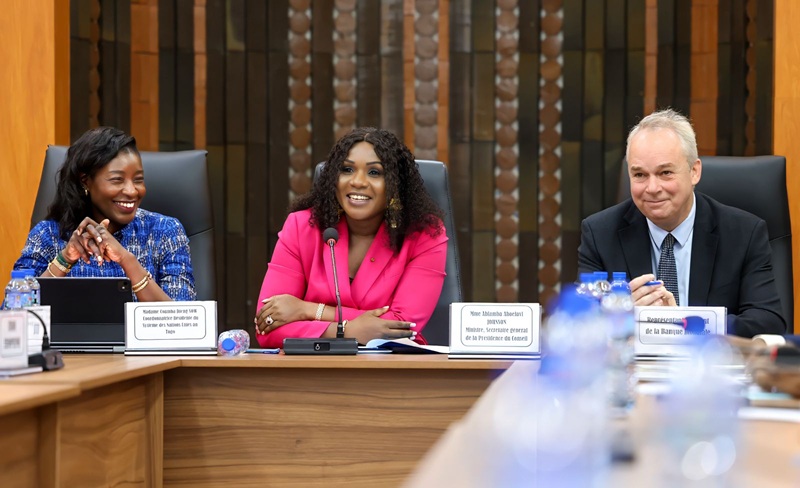 Dr Sandra Ablamba Johnson, ministre, Secrétaire général de la Présidence du Conseil a présidé, ce 12 mai 2026 à Lomé, au nom du Président du Conseil, Faure Essozimna Gnassingbé, la cérémonie les travaux de consultations des acteurs de développement (partenaires techniques et financiers (PTFs), secteur privé, société civile, institutions) dans le cadre du processus d’élaboration de la Feuille de route gouvernementale 2026-2031.