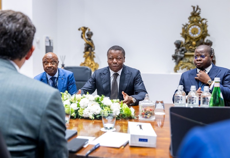 En marge du sommet Future Investment Initiative (FII) Europe 2026, le Président du Conseil Faure Essozimna Gnassingbé, s’est entretenu ce jeudi 18 juin 2026 avec le Gouverneur du Fonds public d’investissement d’Arabie Saoudite (FIP) et président du Conseil d’administration de Future Investment Initiative Institute, Yasir ben Othman Al-Rumayyan.