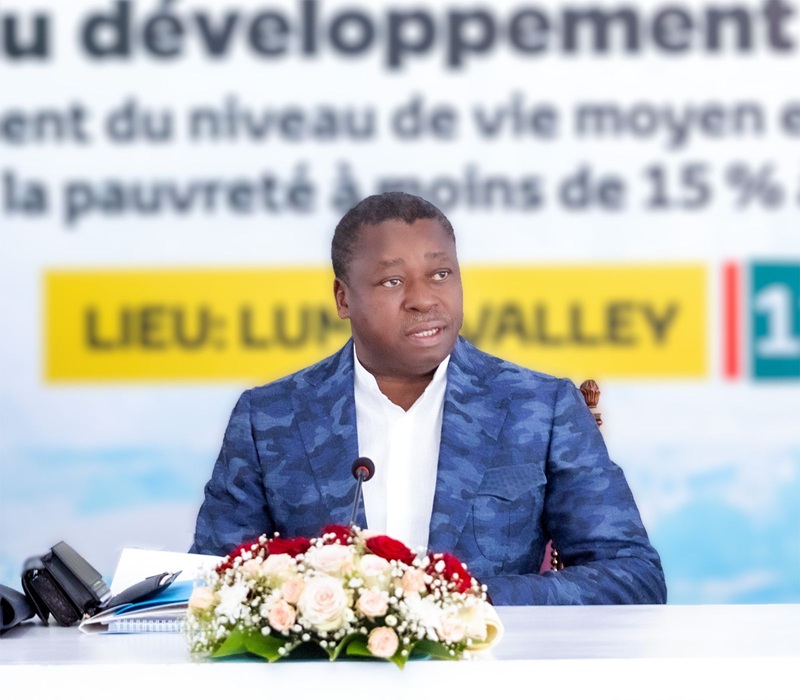 Ouverts le jeudi 11 juin 2026 à Djamdè, dans la préfecture de la Kozah, par le Président du Conseil, Faure Essozimna Gnassingbé, les travaux du séminaire gouvernemental consacré à la transformation économique et sociale du Togo se sont poursuivis ce vendredi sous sa conduite effective, avec des échanges approfondis sur les leviers du développement du capital humain et du renforcement des capacités de l’État.
