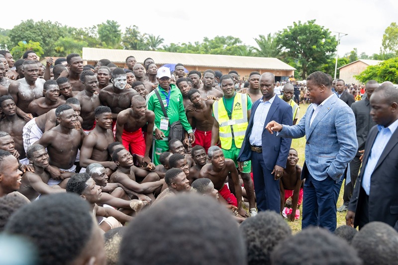 La région de la Kara a clôturé, ce samedi 18 juillet 2026, les luttes traditionnelles Evala en pays kabyè. Les finales disputées dans les cantons de Tcharè, Soumdina et Lassa ont marqué l'apothéose de huit jours de rites initiatiques et de célébrations culturelles.