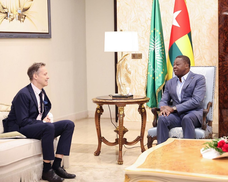 Le Président du Conseil, Faure Essozimna Gnassingbé, s’est entretenu ce jeudi 23 juillet 2026 avec l’ambassadeur de l’Union européenne au Togo, Gwilym Ceri Jones, arrivé au terme de sa mission diplomatique dans le pays.